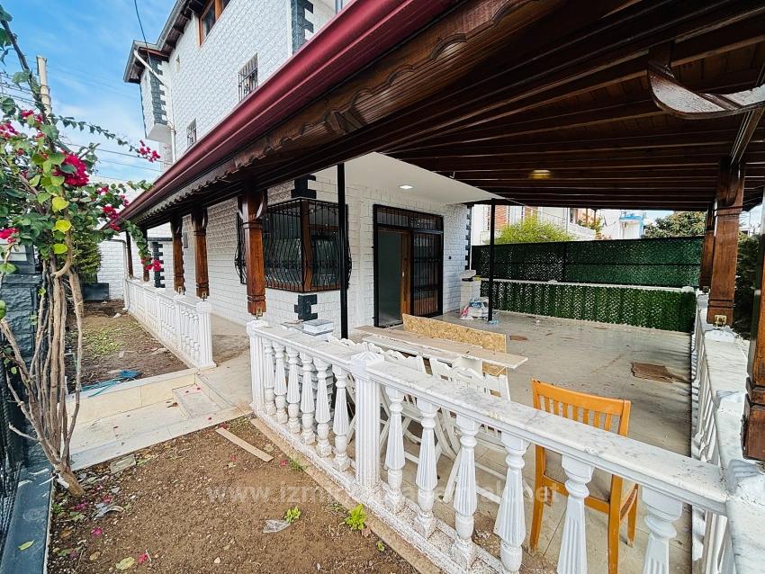 Seferihisar Bengiler’de Deniz Tarafında 4+1 Müstakil Tripleks Yazlık Villa