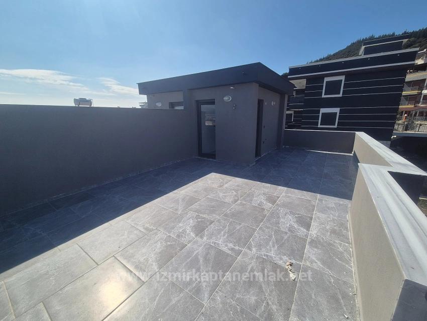 Doğanbey'de Deniz Manzaralı Otoparklı Sıfır Satılık 2+1 Villa