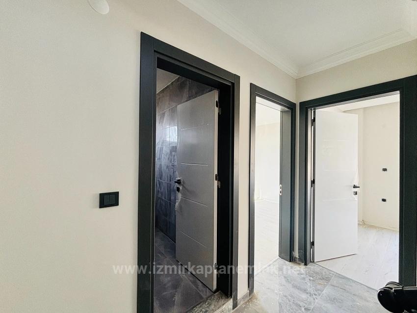 Doğanbey Atatürk Mahallesi Deniz Manzaralı Bahçeli Satılık 3+1 Villa