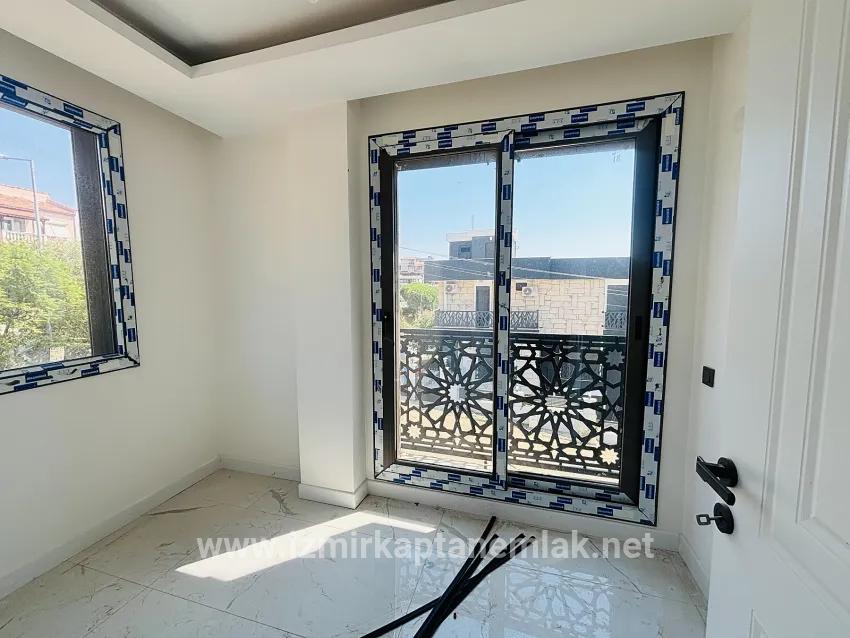 Seferihisar Tepecik Mah. Satılık 3+1 Yazlık - 144 m²