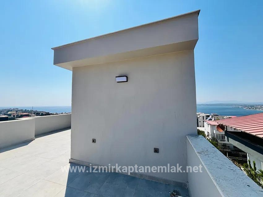 Seferihisar Tepecik Mah. Satılık 3+1 Yazlık - 144 m²