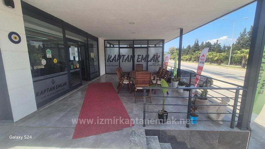 Ürkmez'in En İşlek Yerinde Geniş Satılık Kupon Dükkan