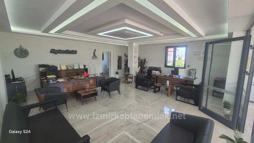 Ürkmez'in En İşlek Yerinde Geniş Satılık Kupon Dükkan