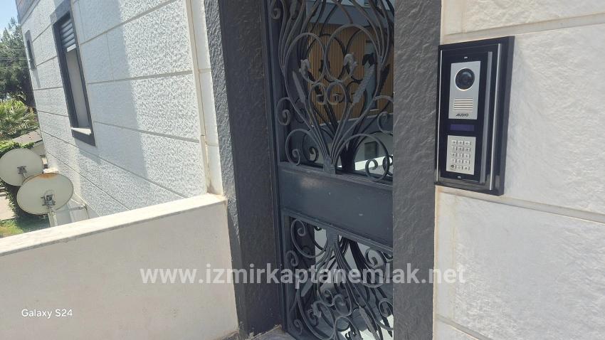 Seferihisar Doğanbey Payamlı Mah. Satılık Müstakil İşyeri - 220 m²