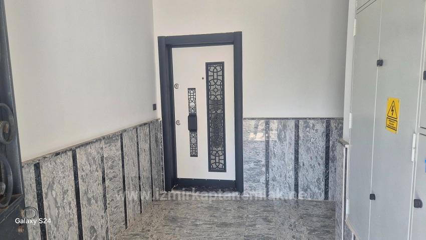 Ürkmez'in En İşlek Yerinde Geniş Satılık Kupon Dükkan