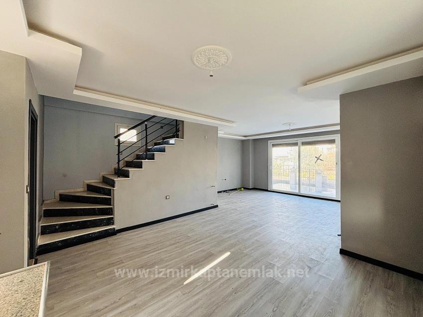 İzmir Seferihisar Doğanbey'de 300M2 Bağımsız Müstakil Sıfır Satılık 3+1 Villa