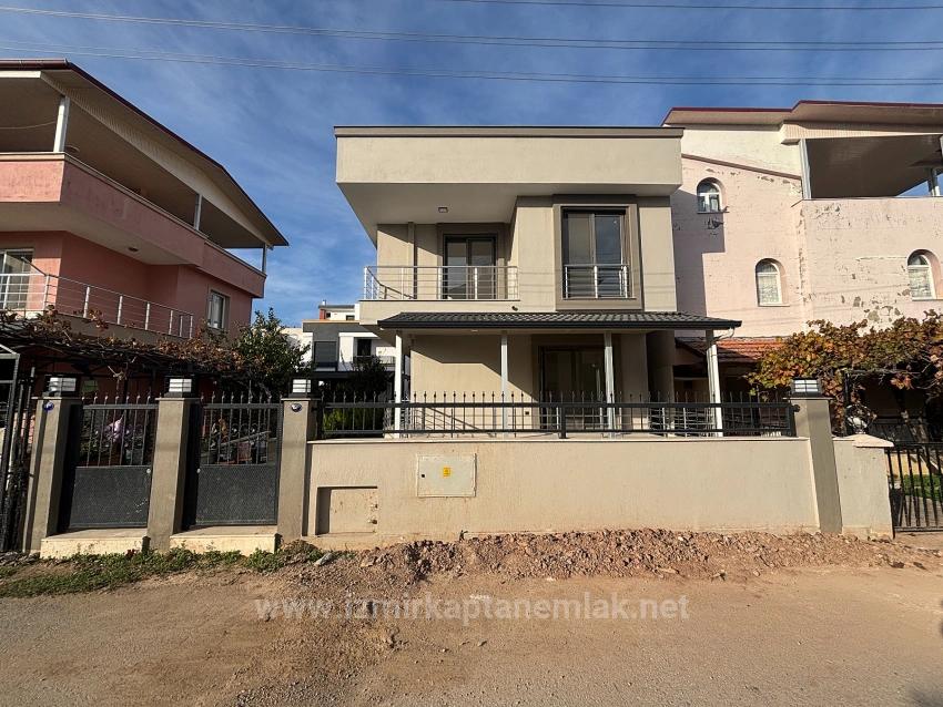 Seferihisar Doğanbey Payamlı'da Güzel Konumda Sıfır Satılık 2+1 Villa