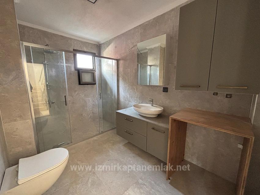 Seferihisar Doğanbey Payamlı'da Güzel Konumda Sıfır Satılık 2+1 Villa