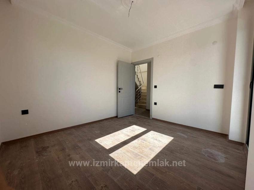 Seferihisar Doğanbey Payamlı'da Güzel Konumda Sıfır Satılık 2+1 Villa