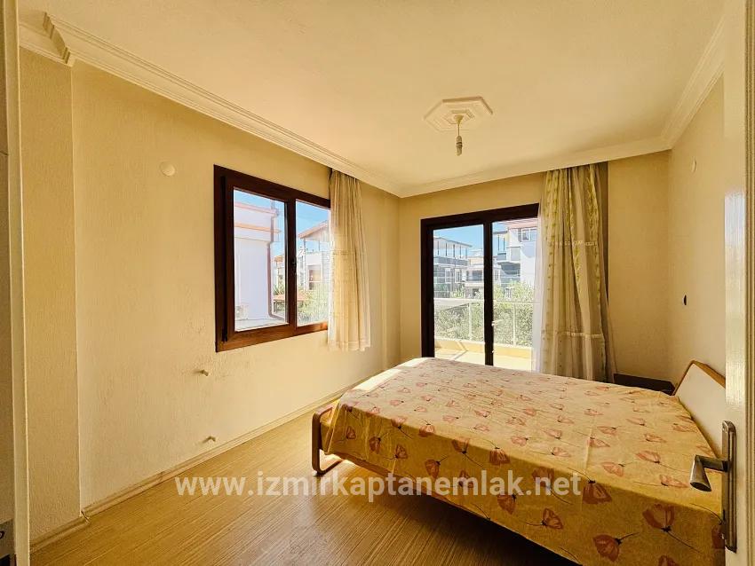 Seferihisar Doğanbey Cumhuriyet Mah. Satılık 4+1 Yazlık - 160 m²