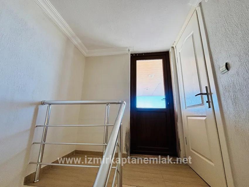 Seferihisar Doğanbey Cumhuriyet Mah. Satılık 4+1 Yazlık - 160 m²