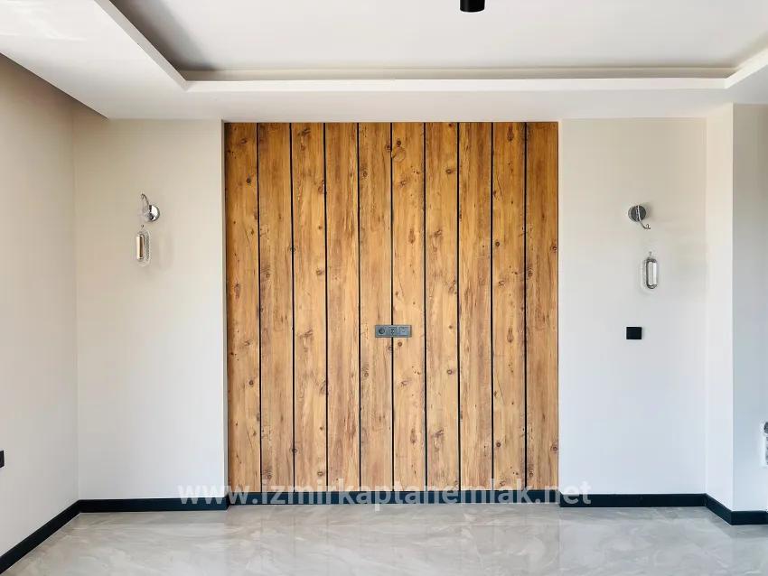 Seferihisar Doğanbey Atatürk Mah. Satılık 3+1 Yazlık - 150 m²
