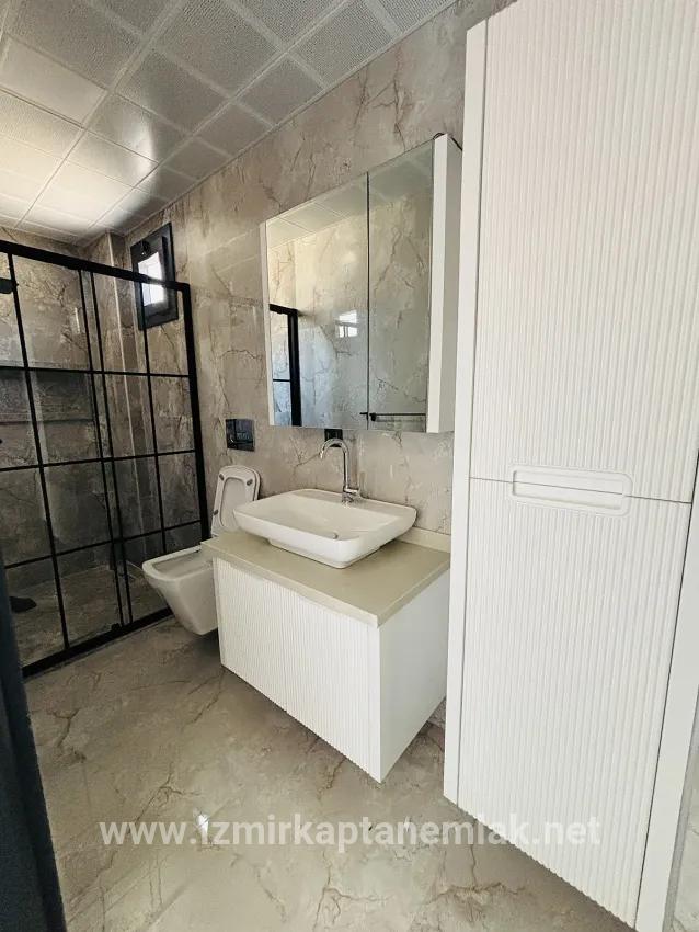 Seferihisar Doğanbey Atatürk Mah. Satılık 3+1 Yazlık - 150 m²