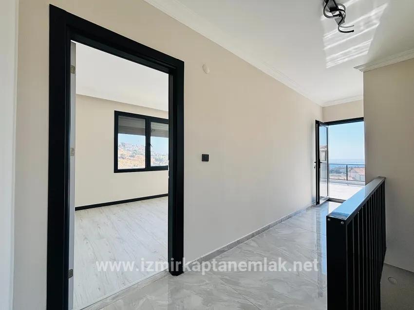 Seferihisar Doğanbey Atatürk Mah. Satılık 3+1 Yazlık - 150 m²