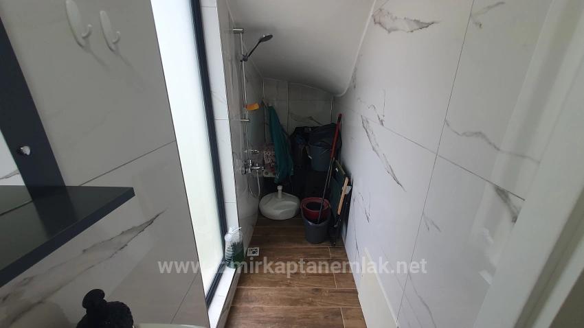 Seferihisar Payamlı'da Deniz Tarafında Havuzlu Bahçeli Satılık 3+1 Villa