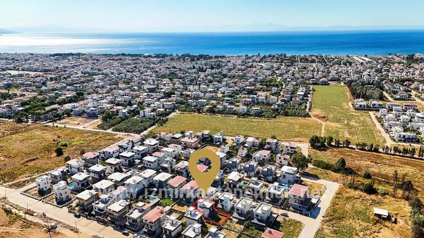 Seferihisar Doğanbey Cumhuriyet Mah. Satılık 3+1 Yazlık - 180 m²