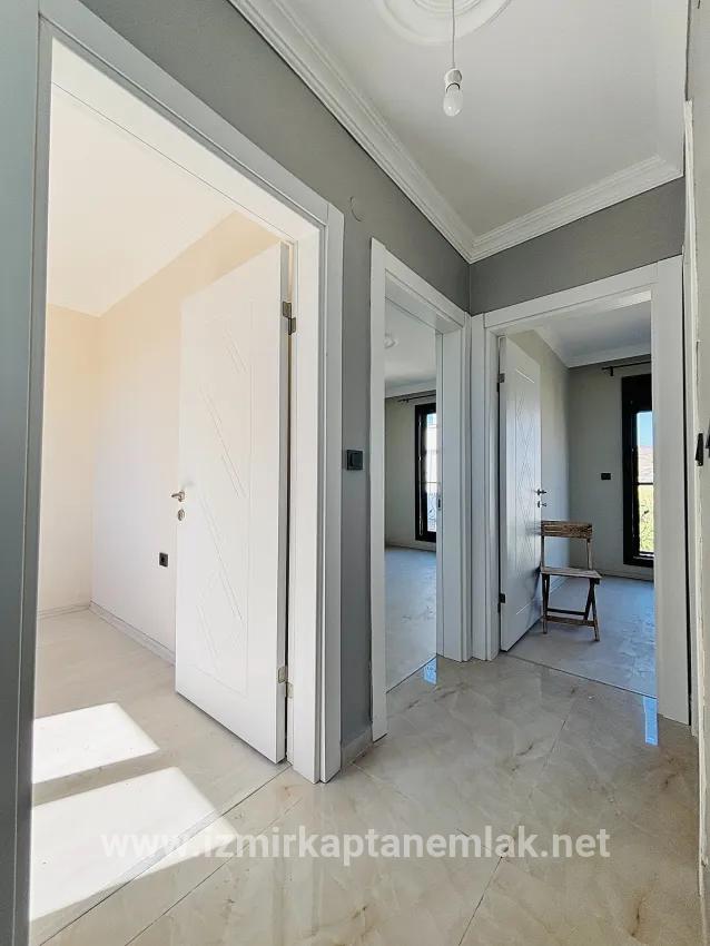 Seferihisar Doğanbey Cumhuriyet Mah. Satılık 3+1 Yazlık - 180 m²