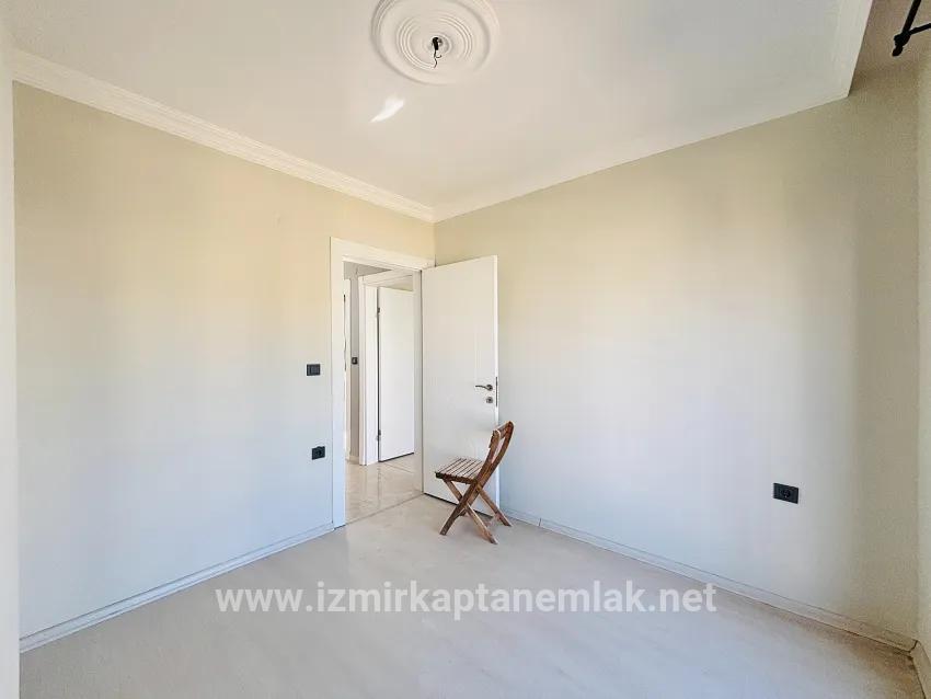 Seferihisar Doğanbey Cumhuriyet Mah. Satılık 3+1 Yazlık - 180 m²
