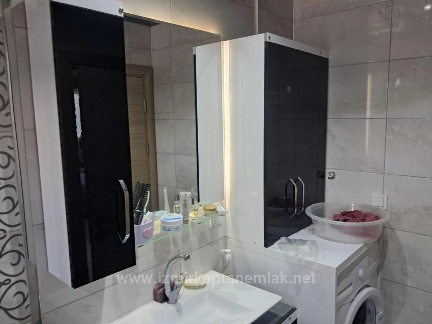 Seferihisar Doğanbey'de Bahçeli Ferah Yapılı Satılık 2+1 Villa