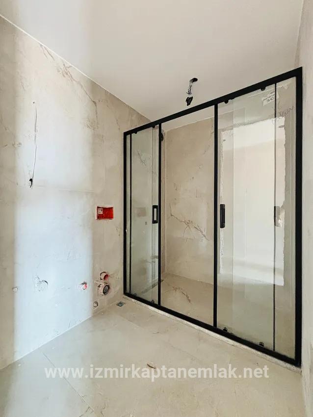 Seferihisar Turabiye Mah. Satılık 3+2 Villa - 240 m²