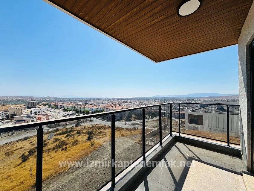 Seferihisar Turabiye Mah. Satılık 3+2 Villa - 240 m²