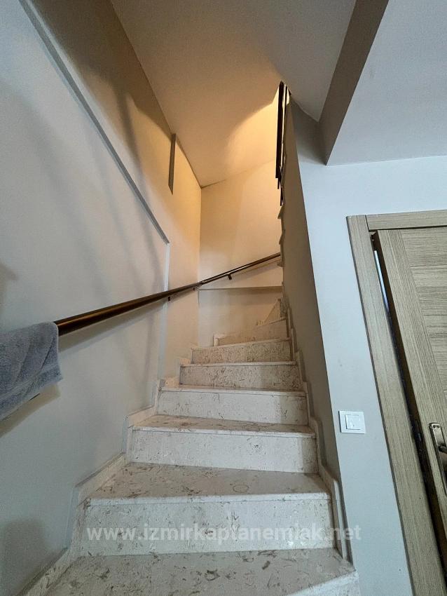Seferihisar Payamlı'da Plaja 500 M Ferah Yapılı 3+1 Satılık Villa