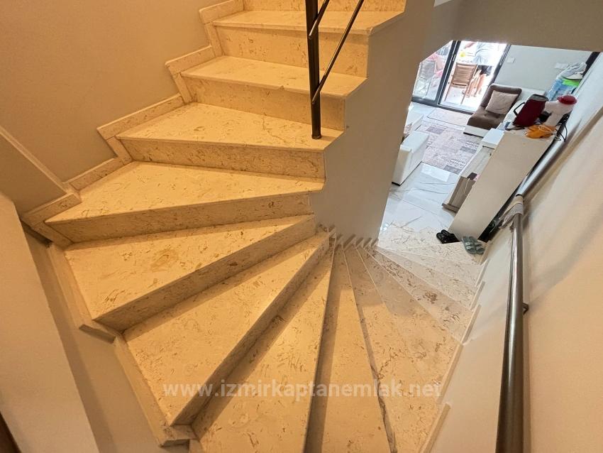 Seferihisar Payamlı'da Plaja 500 M Ferah Yapılı 3+1 Satılık Villa