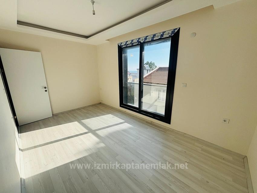 Seferihisar Doğanbey'de Deniz Manzaralı Kat Mülkiyetli 4+1 Satılık Villa