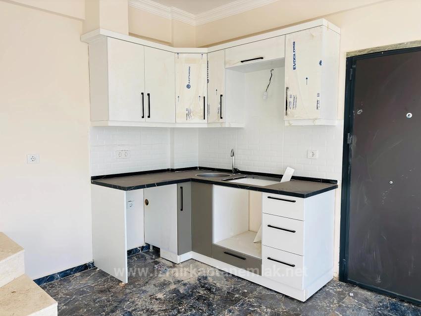 Seferihisar Payamlı Köyü'nde Geniş Bahçeli Sıfır 3+1 Satılık Villa