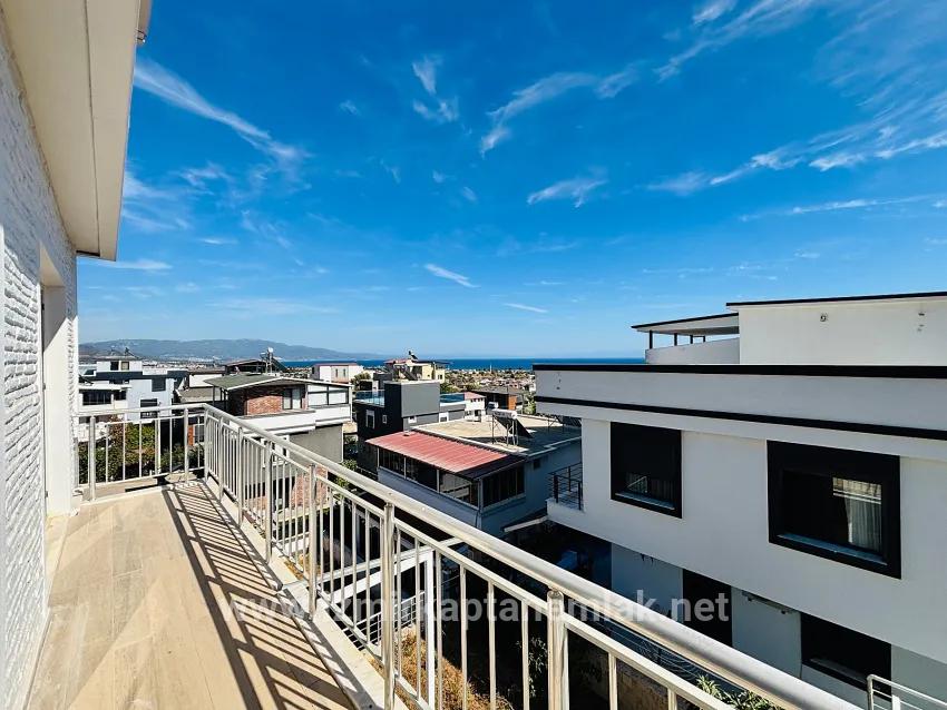 Seferihisar Doğanbey Atatürk Mah. Satılık 3+2 Yazlık - 160 m²