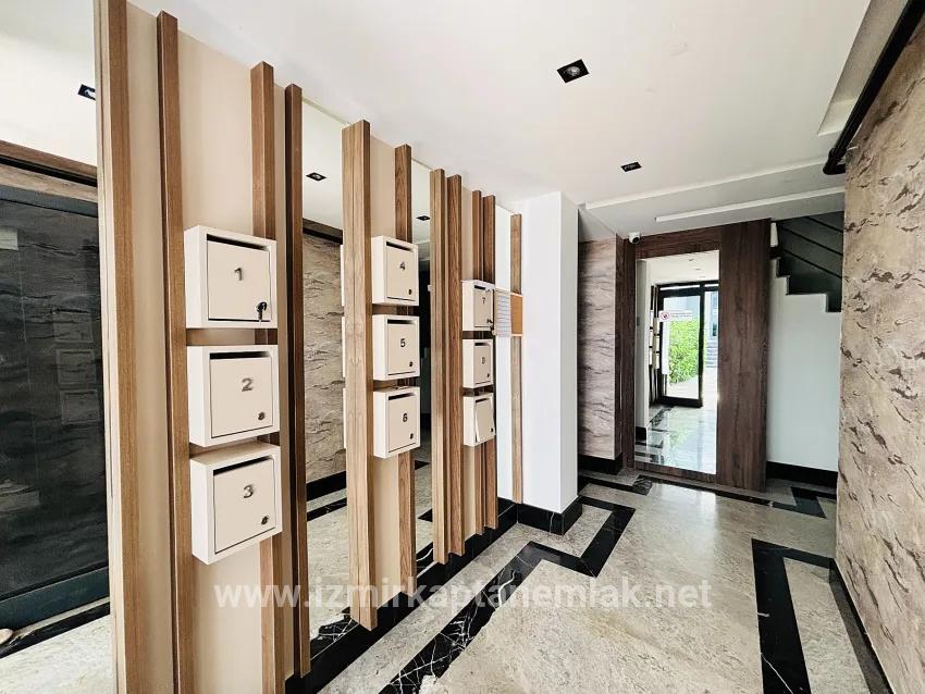 Seferihisar Necat Hepkon Mah. Satılık 2+1 Daire - 110 m²