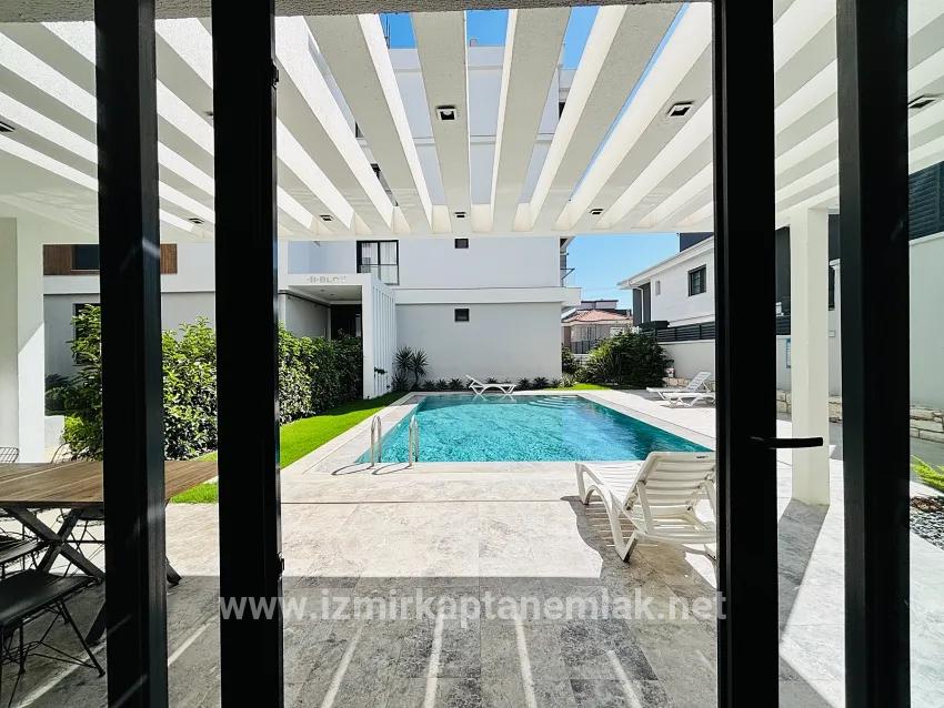 Seferihisar Necat Hepkon Mah. Satılık 2+1 Daire - 110 m²