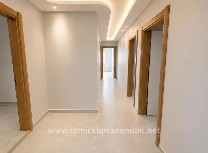Menderes Gümüldür Gümüldür Fevzi Çakmak Mah. Satılık 3+1 Daire - 145 m²