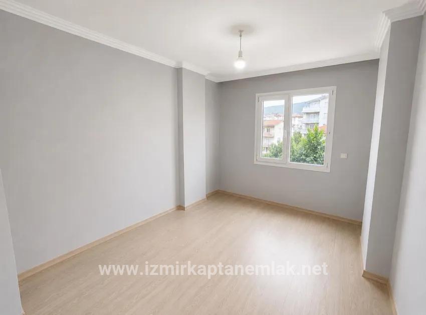 Menderes Gümüldür Gümüldür Fevzi Çakmak Mah. Satılık 3+1 Daire - 145 m²