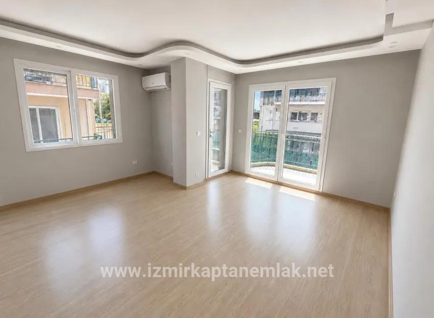 Menderes Gümüldür Gümüldür Fevzi Çakmak Mah. Satılık 3+1 Daire - 145 m²