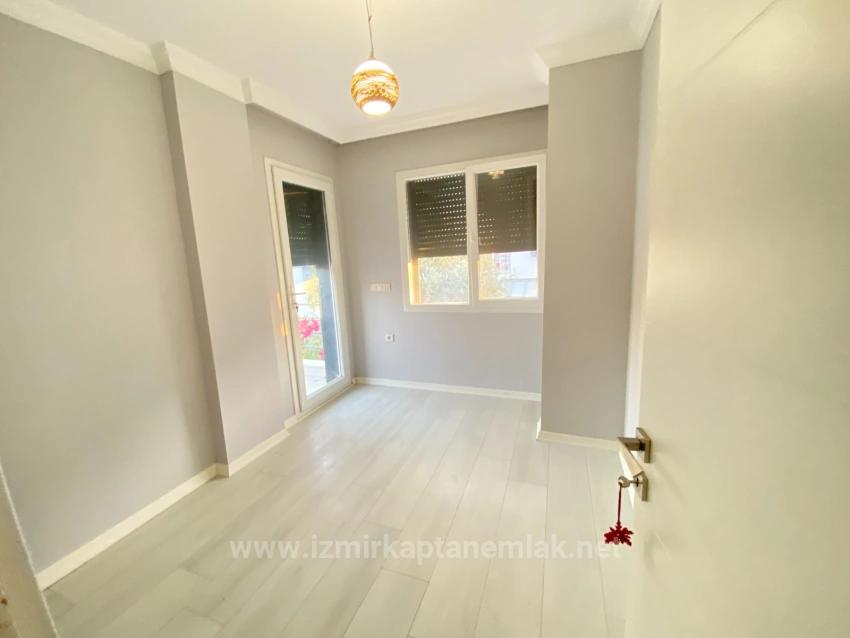 Seferihisar Ürkmez'de Bahçeli Havadar 3+1 Satılık Villa