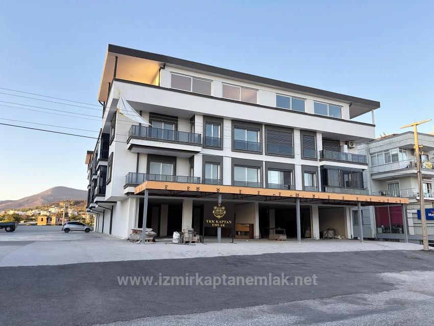 Seferihisar Ürkmez'de Ayrı Mutfak 130 M² 3+1 Asansörlü Satılık Daire