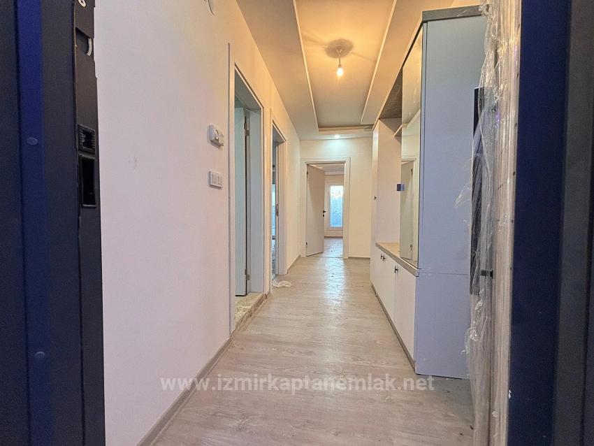 Seferihisar Ürkmez'de Ayrı Mutfak 130 M² 3+1 Asansörlü Satılık Daire