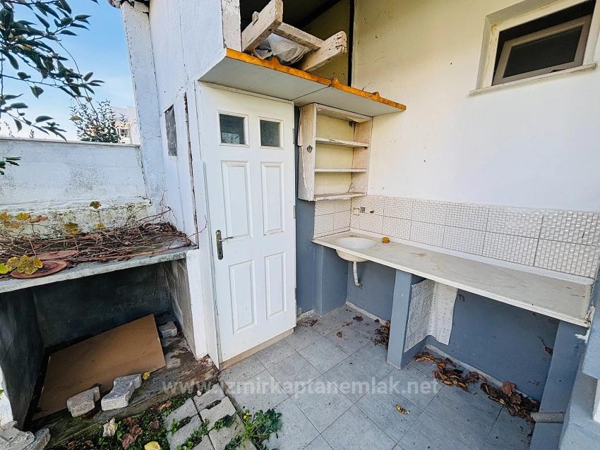 Seferihisar Doğanbey'de Müstakil Otoparklı Bahçeli 4+1 Satılık Tripleks