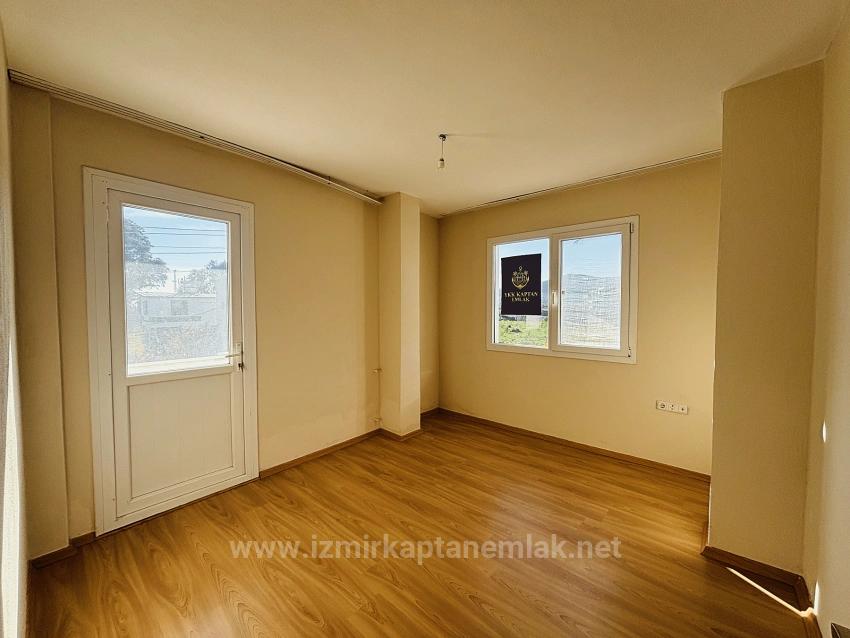 Seferihisar Doğanbey'de Müstakil Otoparklı Bahçeli 4+1 Satılık Tripleks