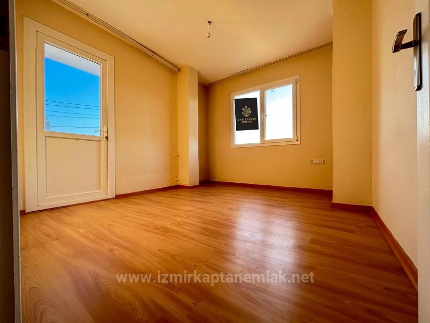 Seferihisar Doğanbey'de Müstakil Otoparklı Bahçeli 4+1 Satılık Tripleks