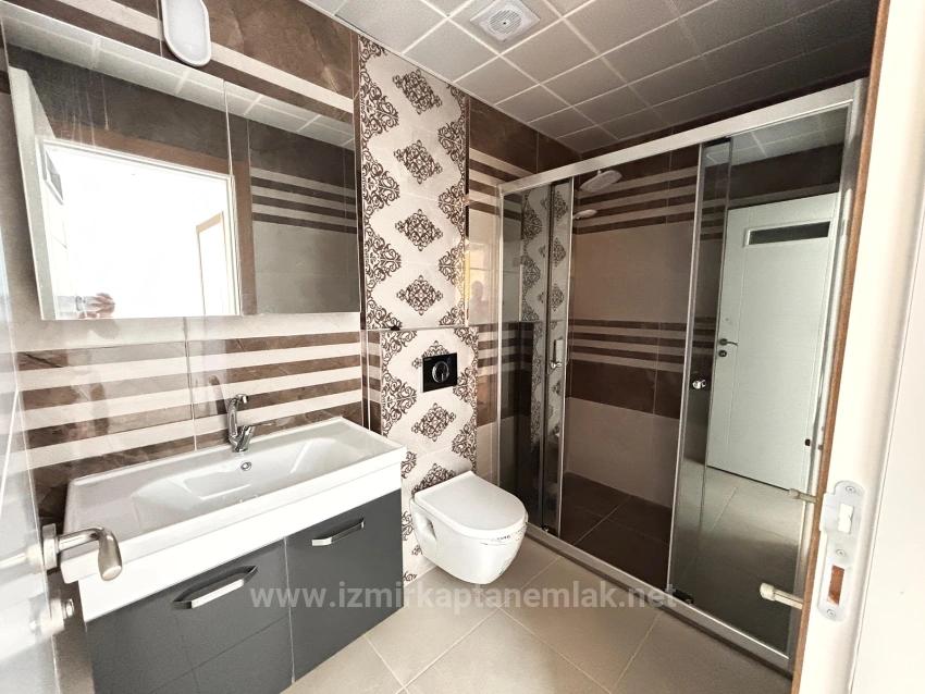 Seferihisar Doğanbey Merkezde Geniş Yapılı Ferah 3+1 Satılık Villa