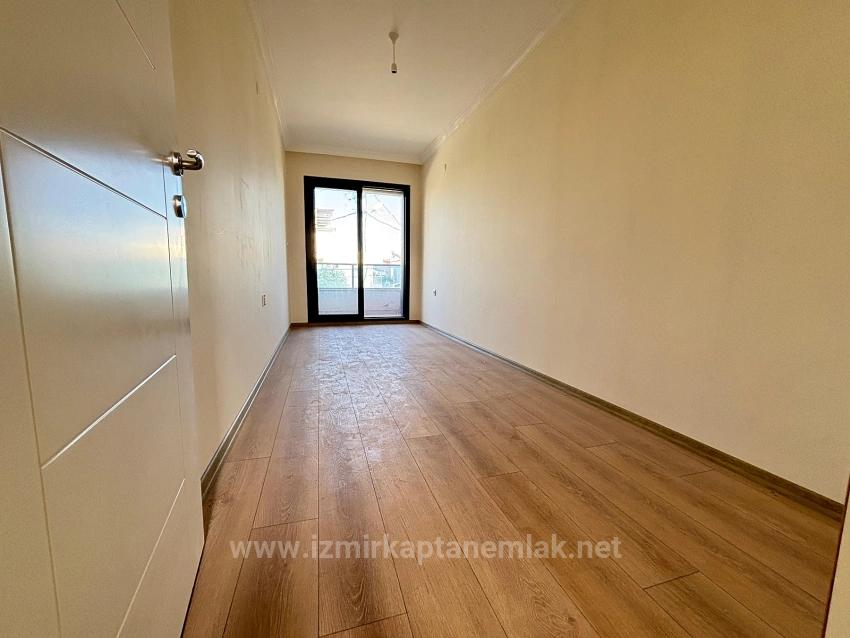 Seferihisar Doğanbey Merkezde Geniş Yapılı Ferah 3+1 Satılık Villa