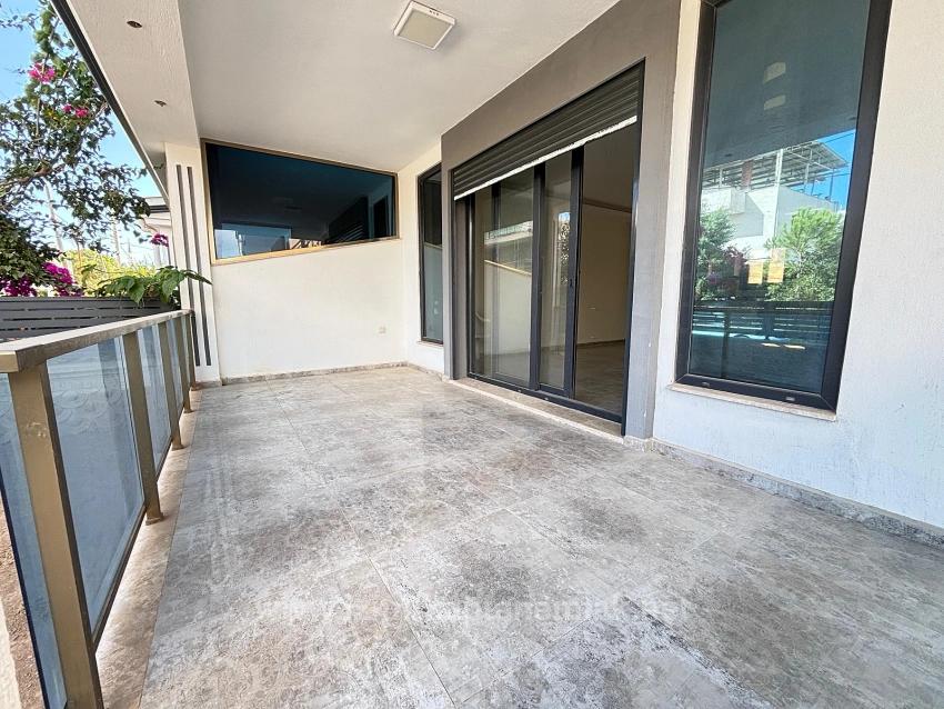 Seferihisar Doğanbey'de Plaja 500 M Otoparklı Bahçeli 3+1 Satılık Villa