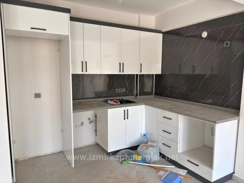 Seferihisar Payamlı'da Bahçeli Sıfır Yapılı İskanlı Satılık 2+1 Villa