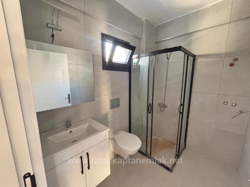 Seferihisar Payamlı'da Bahçeli Sıfır Yapılı İskanlı Satılık 2+1 Villa