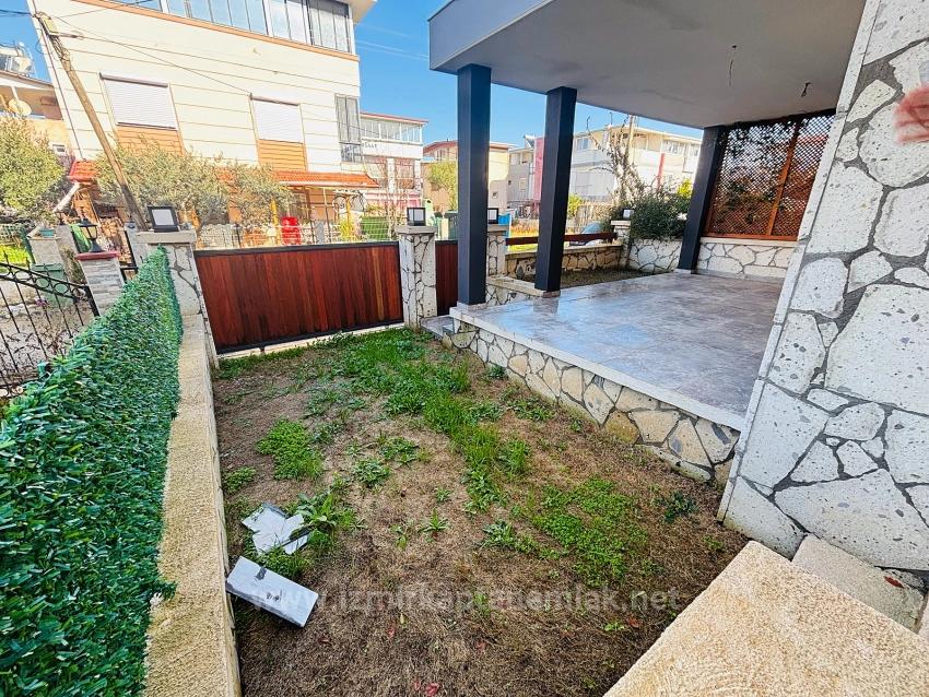 Seferihisar Payamlı Merkezde Müstakil Ferah Yapılı Satılık 3+1 Villa