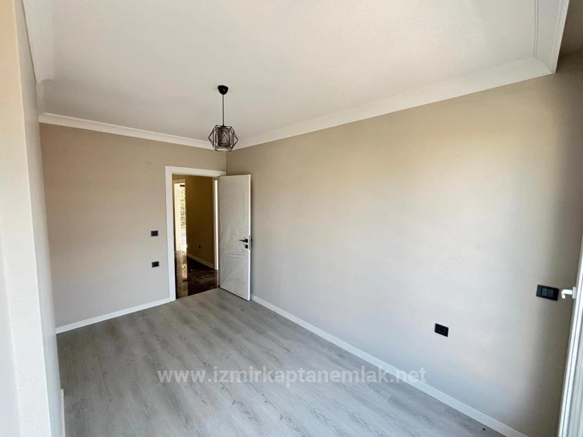 Seferihisar Payamlı Merkezde Müstakil Ferah Yapılı Satılık 3+1 Villa