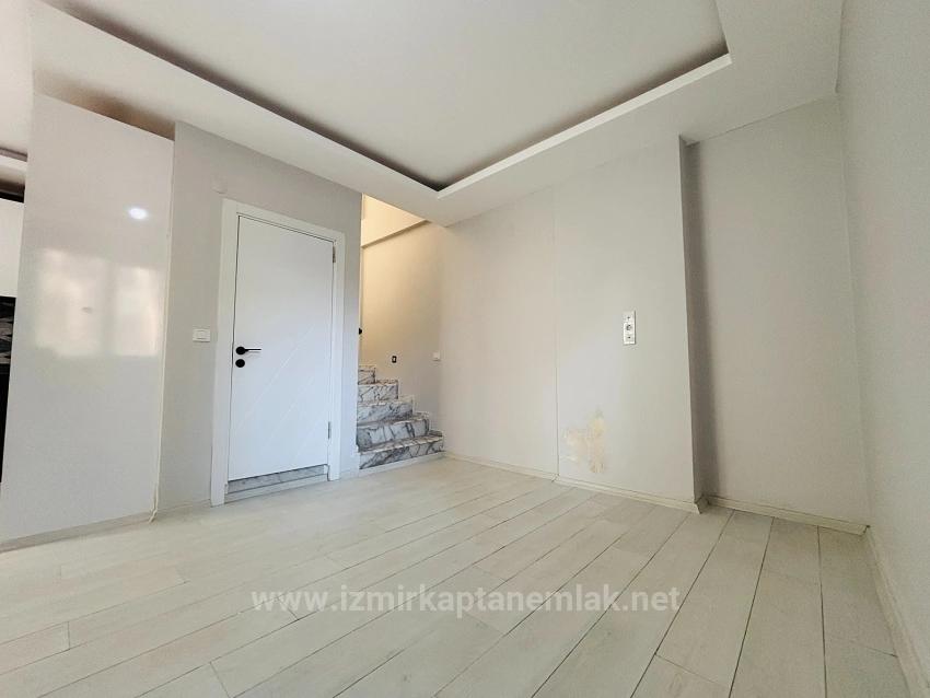 Seferihisar Payamlı'da Bahçeli Sıfır Yapı Satılık 2+1 Ruhsatlı Villa