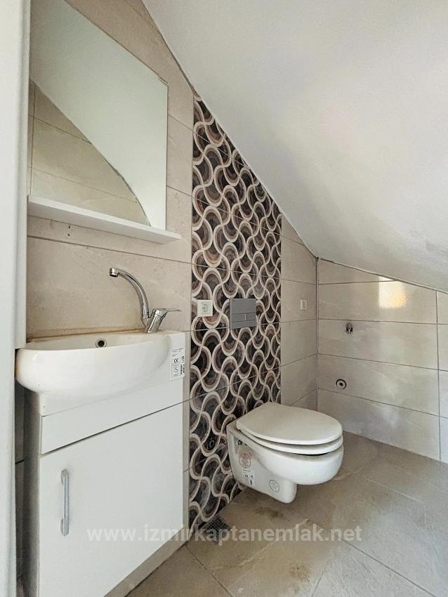 Seferihisar Payamlı'da Bahçeli Sıfır Yapı Satılık 2+1 Ruhsatlı Villa